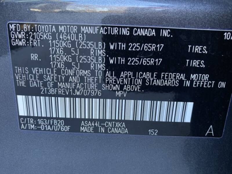 2018 Toyota RAV4 LE (image 39)