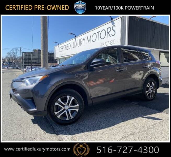 2018 Toyota RAV4 LE (image 1)