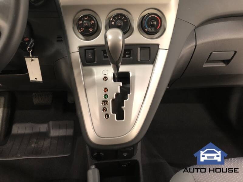 2009 Toyota Matrix S (image 16)