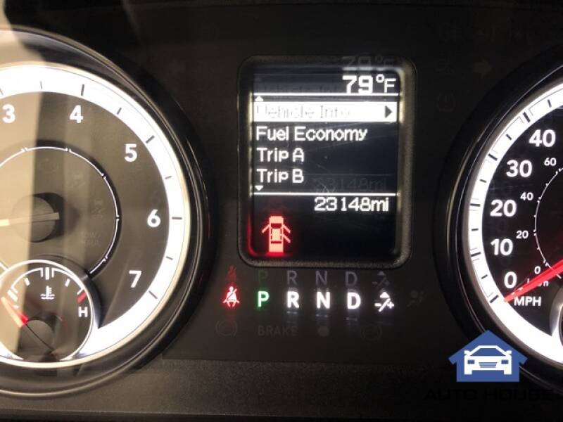 2015 RAM Ram Pickup 1500 Tradesman (image 14)