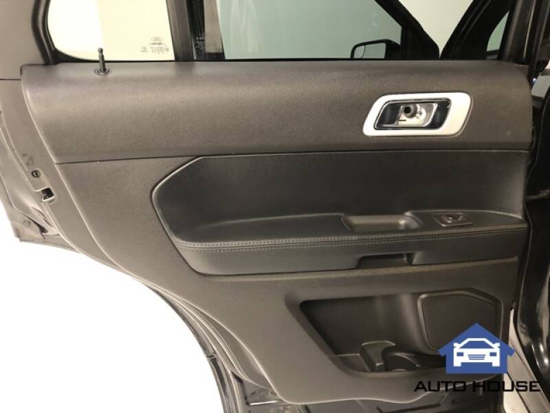 2015 Ford Explorer Limited (image 29)