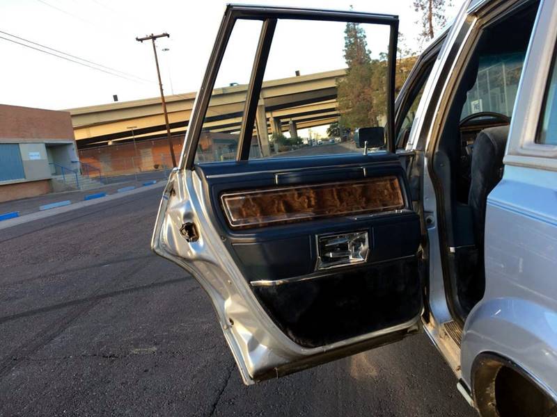 1984 Lincoln Town Car null photo 13