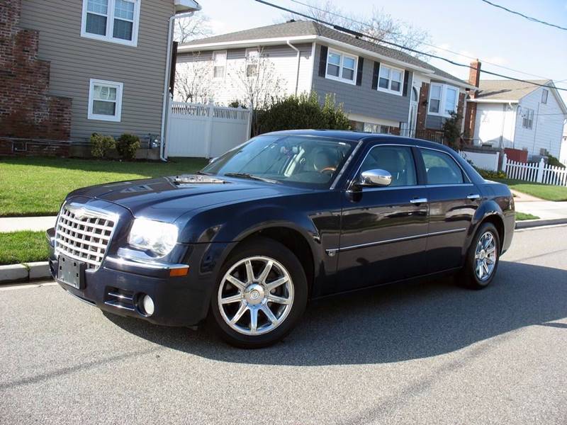 2005 Chrysler 300 for sale at EUROTECH AUTO CORP in Island Park NY