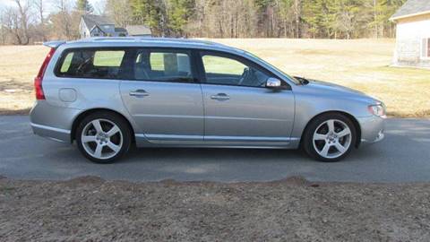 2010 Volvo V70 for sale at United Auto in Belfast ME
