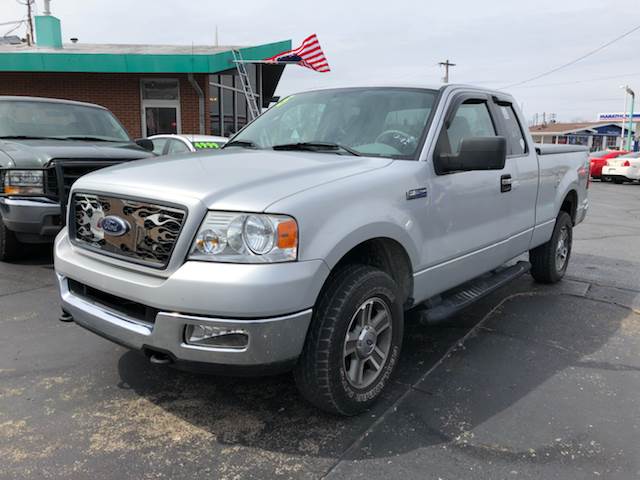 2005 Ford F-150 for sale at ROADSTAR MOTORS in Liberty Township OH
