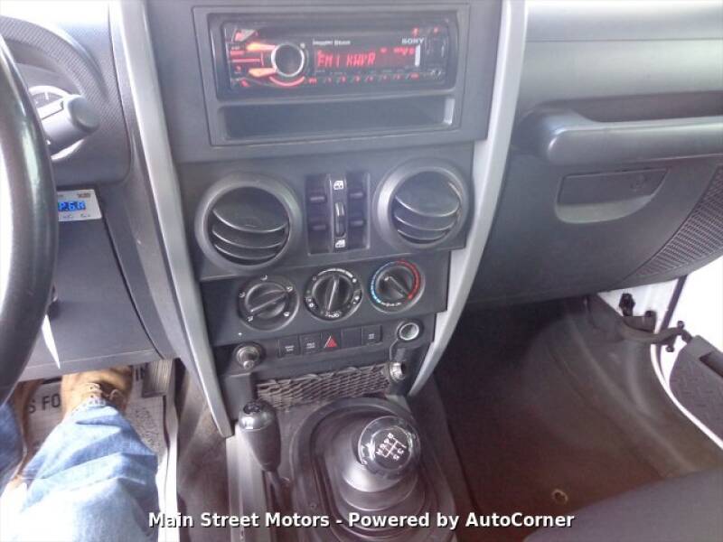 2009 Jeep Wrangler Unlimited Rubicon (image 11)