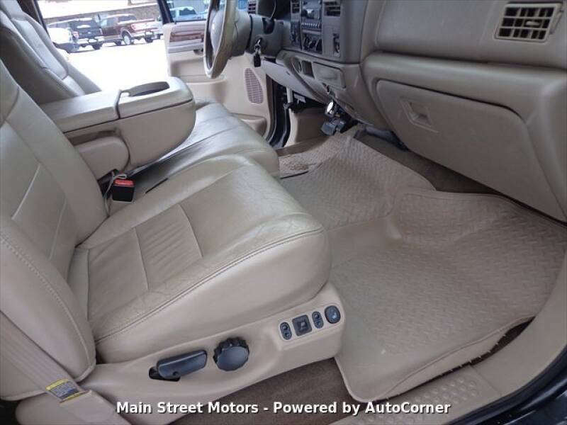 2004 Ford F-250 Super Duty (image 11)