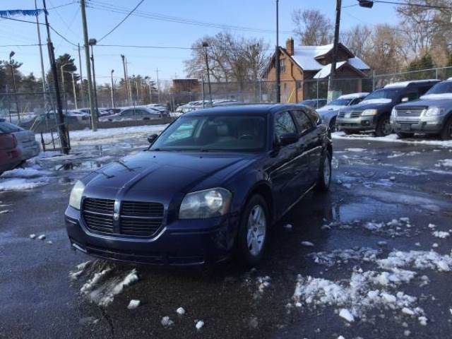 2005 Dodge Magnum for sale at Oakwood Car Center in Detroit MI