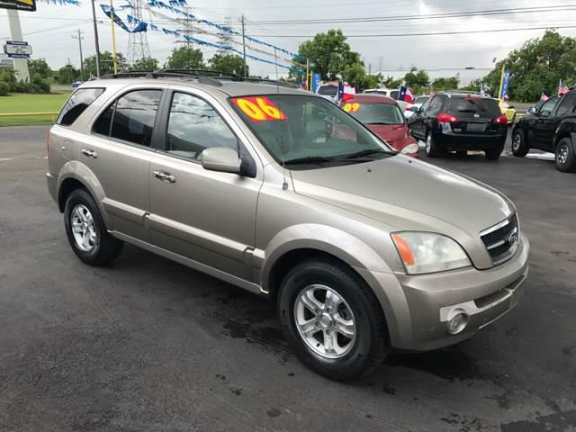 2006 Kia Sorento for sale at Texas 1 Auto Finance in Kemah TX