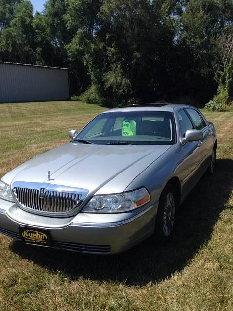 2006 Lincoln Town Car for sale at KUEHN AUTO SALES in Stanton NE