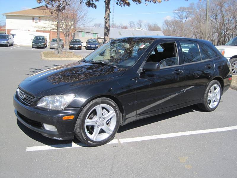 2002 Lexus IS 300 for sale at Auto Bahn Motors in Winchester VA