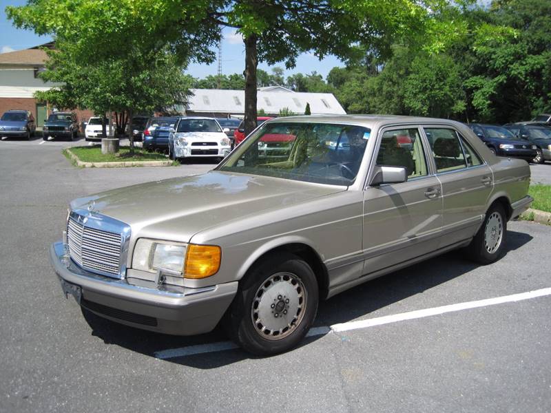 1991 Mercedes-Benz 300-Class for sale at Auto Bahn Motors in Winchester VA