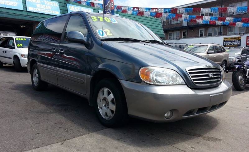 2002 Kia Sedona for sale at NATIONAL AUTO GROUP INC in Chicago IL