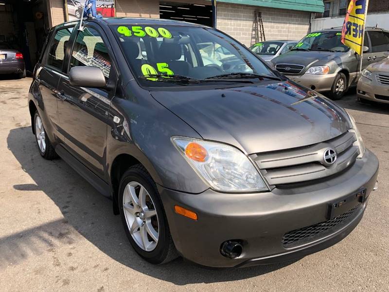 2005 Scion xA for sale at NATIONAL AUTO GROUP INC in Chicago IL