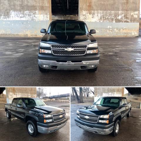 2005 Chevrolet Silverado 2500HD for sale at Marigold Motors, LLC in Pekin IL