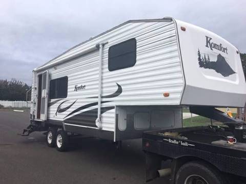 2005 Komfort M222FS Fifth Wheel for sale at DirtWorx Equipment - Miscellaneous in Woodland WA