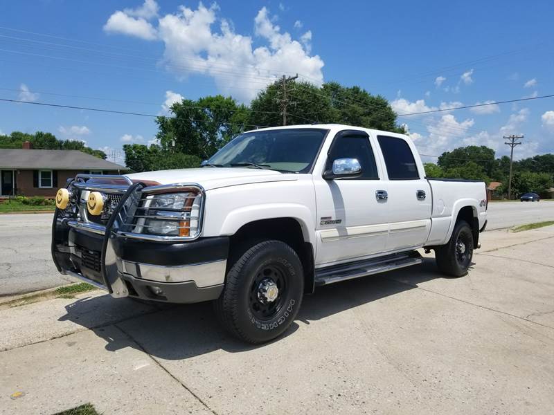 2004 Chevrolet Silverado 2500HD for sale at E Motors LLC in Anderson SC