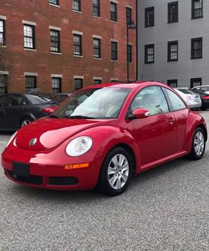 2008 Volkswagen New Beetle for sale at Hernandez Auto Sales in Pawtucket RI