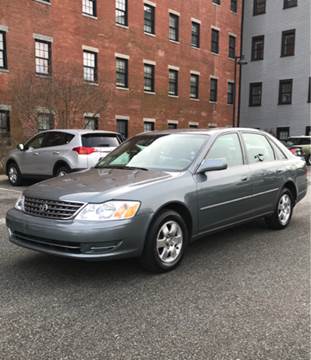 2003 Toyota Avalon for sale at Hernandez Auto Sales in Pawtucket RI
