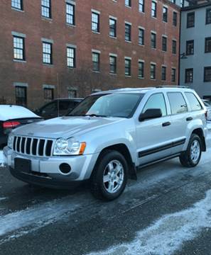 2005 Jeep Grand Cherokee for sale at Hernandez Auto Sales in Pawtucket RI