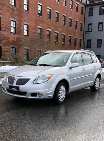 2005 Pontiac Vibe for sale at Hernandez Auto Sales in Pawtucket RI