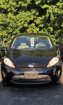 2012 Ford Fiesta for sale at Hernandez Auto Sales in Pawtucket RI