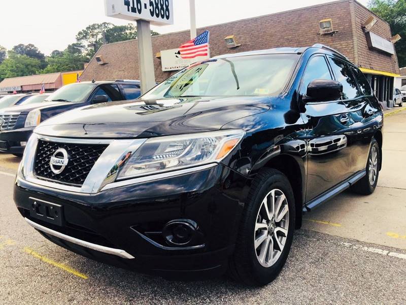 2014 Nissan Pathfinder for sale at Auto Space LLC in Norfolk VA