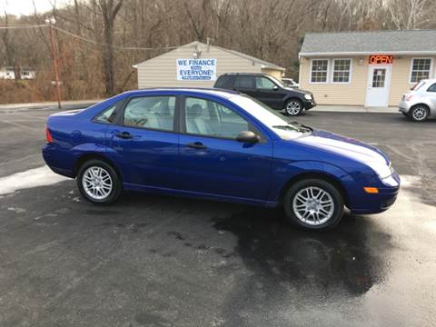 2005 Ford Focus for sale at INTERNATIONAL AUTO SALES LLC in Latrobe PA