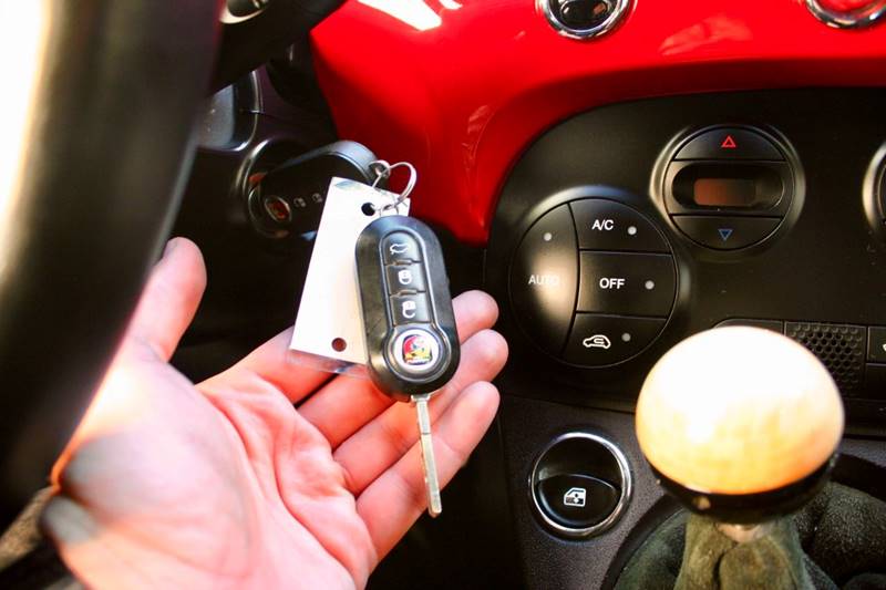 2014 FIAT 500 Abarth (image 41)