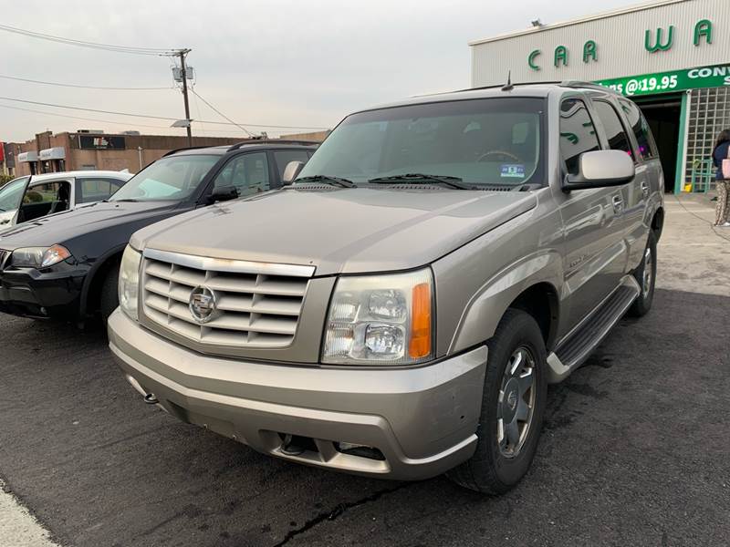 2003 Cadillac Escalade (image 1)