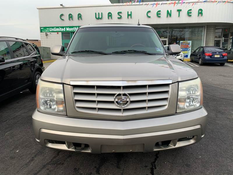 2003 Cadillac Escalade (image 2)