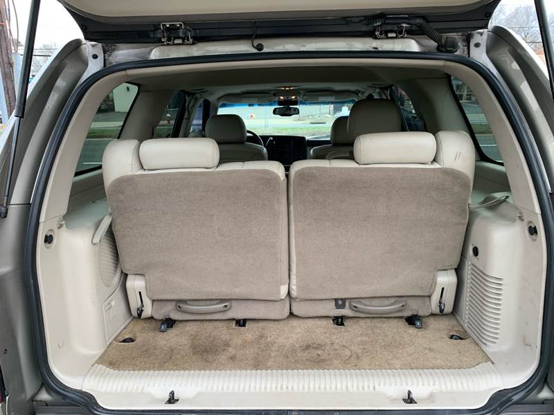 2003 Cadillac Escalade (image 12)
