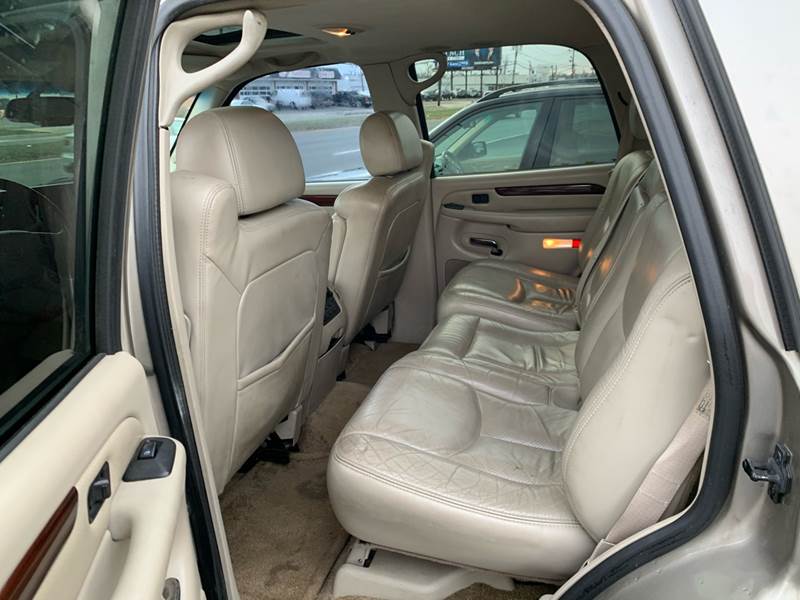 2003 Cadillac Escalade (image 13)