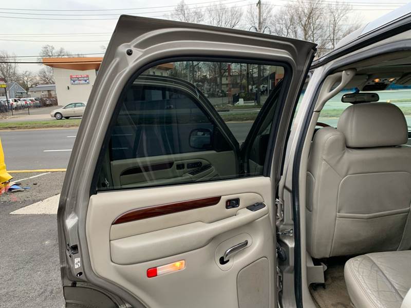 2003 Cadillac Escalade (image 14)