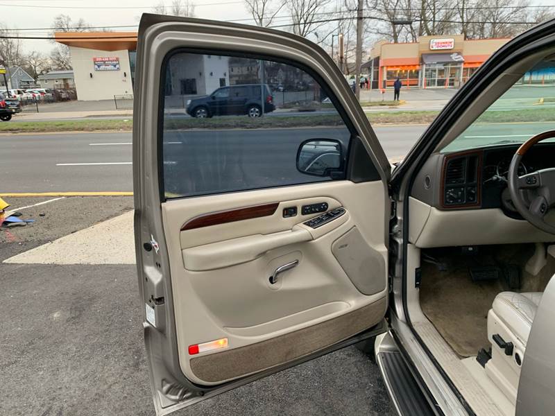 2003 Cadillac Escalade (image 15)