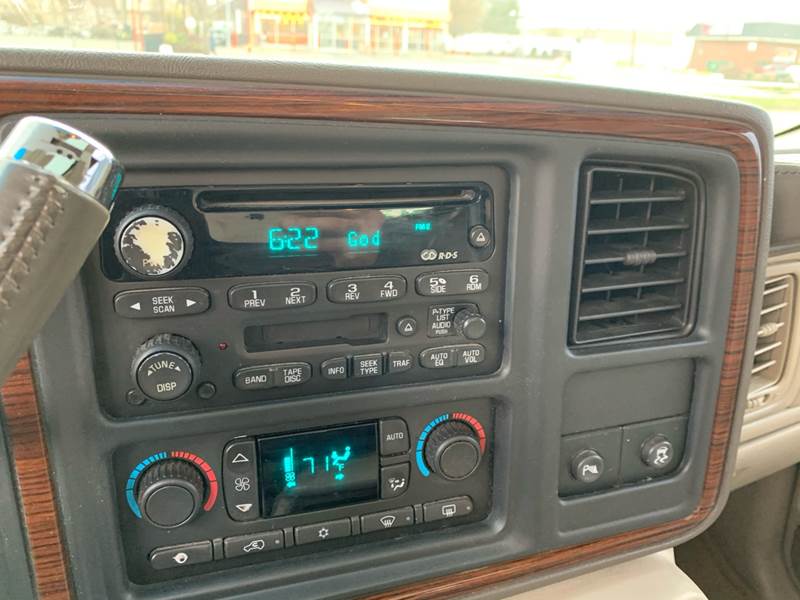 2003 Cadillac Escalade (image 20)