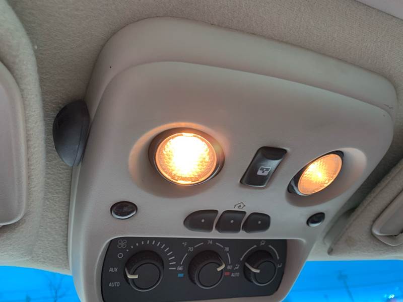2003 Cadillac Escalade (image 26)