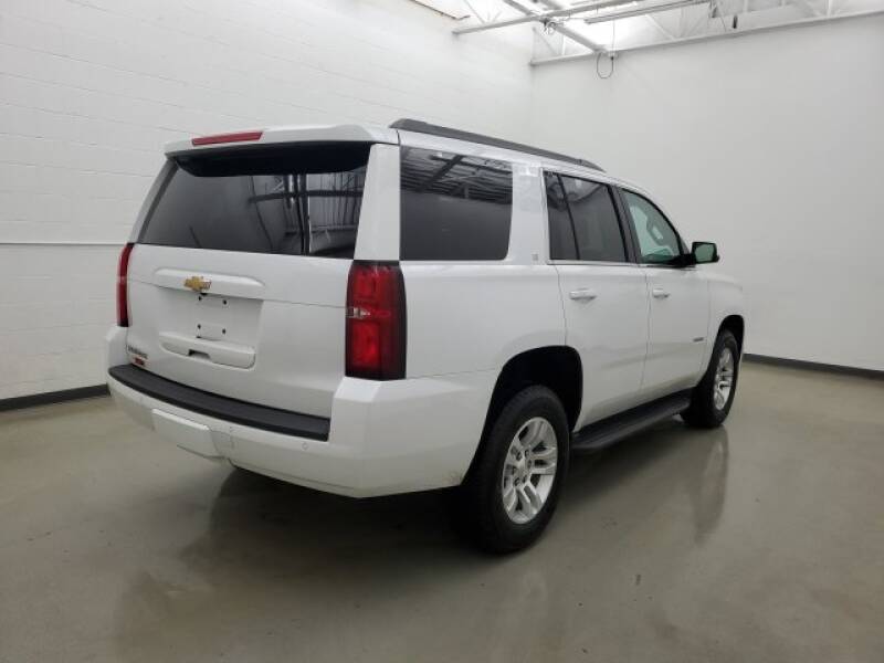 2016 Chevrolet Tahoe LT (image 4)