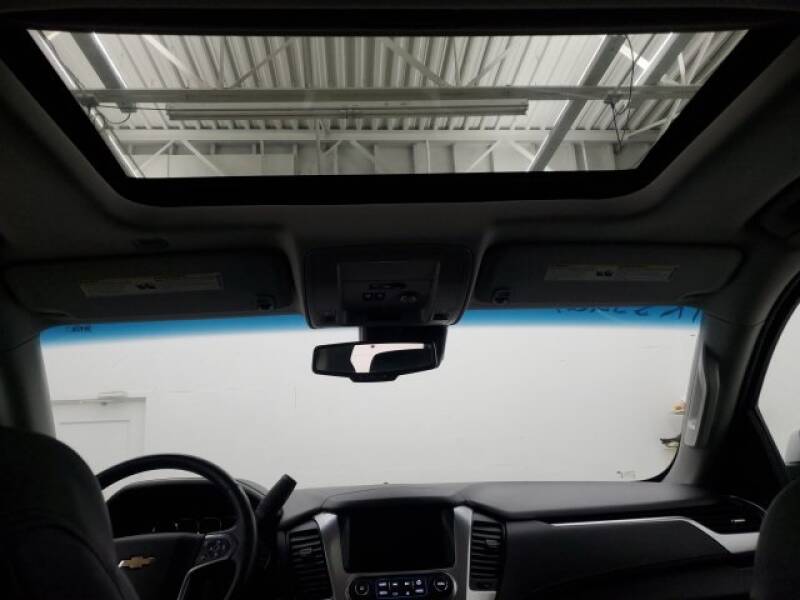 2016 Chevrolet Tahoe LT (image 24)