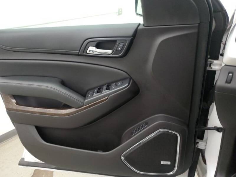 2016 Chevrolet Tahoe LT (image 21)