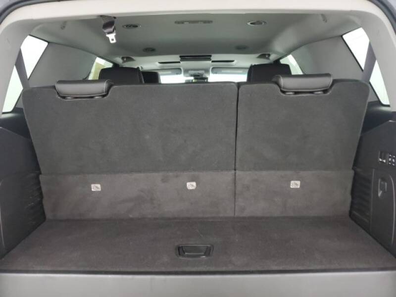 2016 Chevrolet Tahoe LT (image 32)