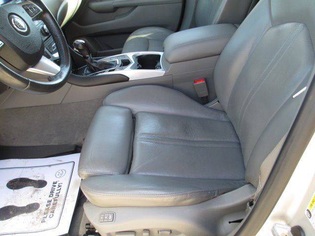 2010 Cadillac SRX Luxury Collection (image 10)