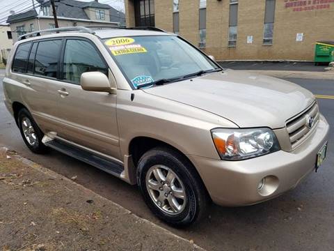 2006 Toyota Highlander for sale at SIMON AUTO GROUP LLC in Newark NJ