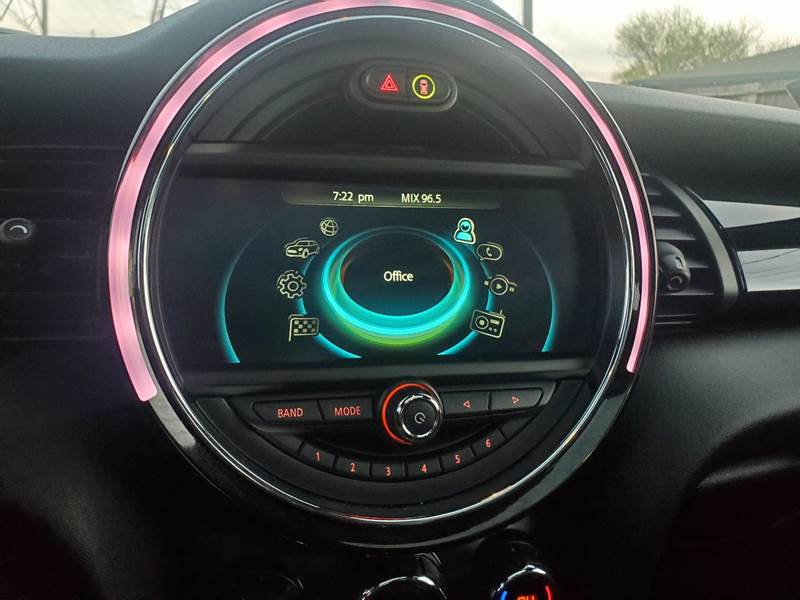 2018 MINI Hardtop 4 Door Cooper (image 17)