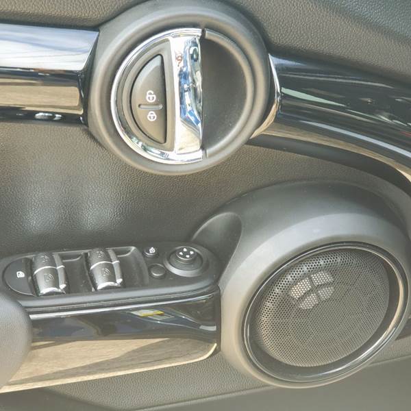 2018 MINI Hardtop 4 Door Cooper (image 10)