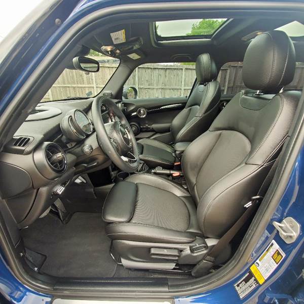 2018 MINI Hardtop 4 Door Cooper (image 13)