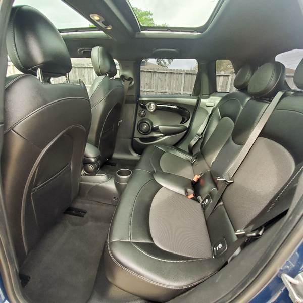 2018 MINI Hardtop 4 Door Cooper (image 14)