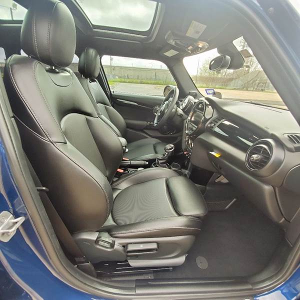 2018 MINI Hardtop 4 Door Cooper (image 15)
