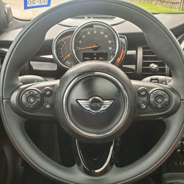 2018 MINI Hardtop 4 Door Cooper (image 18)