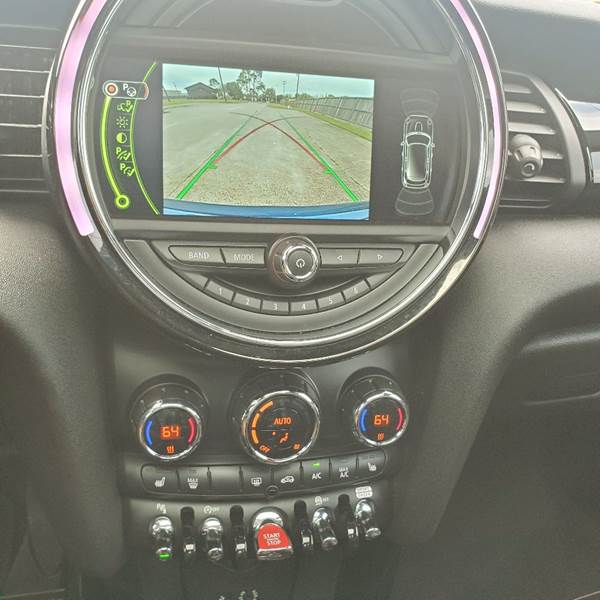 2018 MINI Hardtop 4 Door Cooper (image 21)